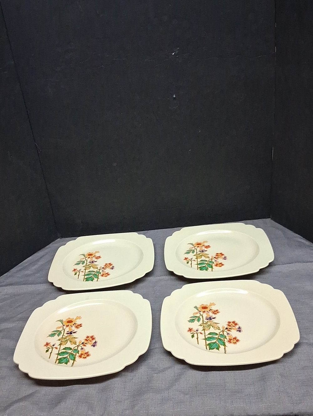 Vintage Homer Laughlin cream color plate (8.5"-8.75") set of 4 Columbine pattern